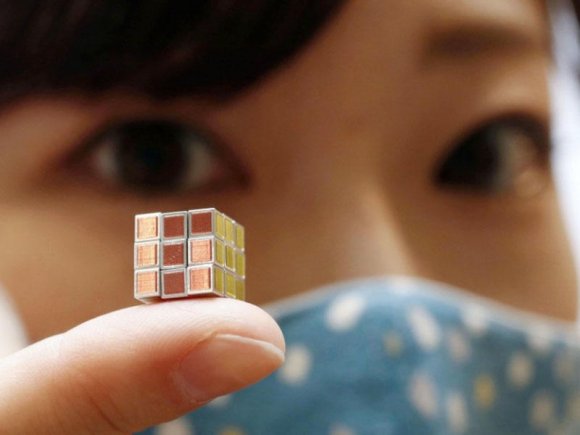 Dünyanın ən balaca Rubik kubu təqdim edilib - FOTO