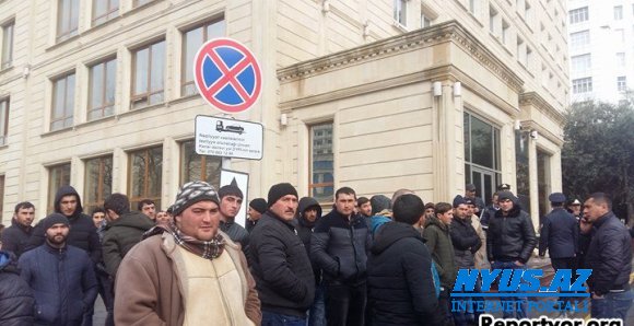 Sahibkarlar Gömrük Komitəsinin qarşısında aksiya keçirdi - FOTO/VIDEO