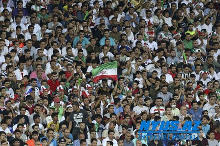 Futbol üzrə Tehran derbisini izləmək istəyən 35 qadın saxlanılıb