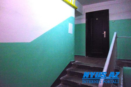 Paytaxtda uşaqlar kilidli qapı arxasında köməksiz qalıb