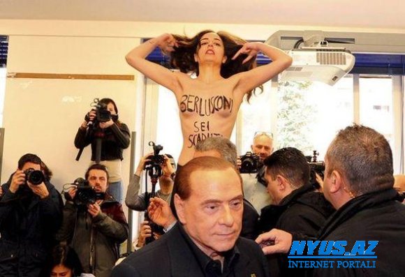 “Femen” fəalı Berluskoninin qarşısında soyundu – FOTO