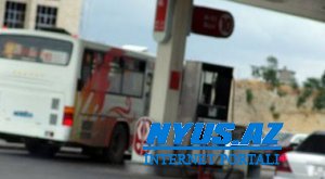 Bakıda sərnişin dolu avtobusla “zapravka”ya girən sürücü işdən çıxarıldı