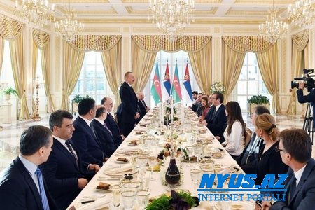 Serbiya prezidentinin şərəfinə rəsmi ziyafət verilib
