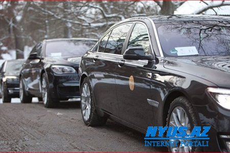 Ukrayna prezidentinin kortecinin avtomobili yeniyetməni vurub