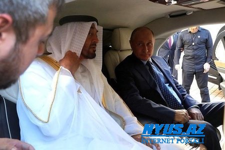 Putin ərəb şəhzadəsinə yeni limuzinini göstərdi – VİDEO