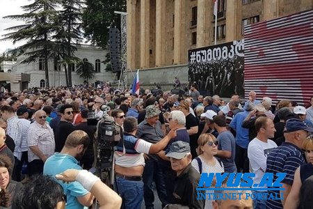 Tbilisidə etiraz aksiyasına bir həftəlik fasilə verilib