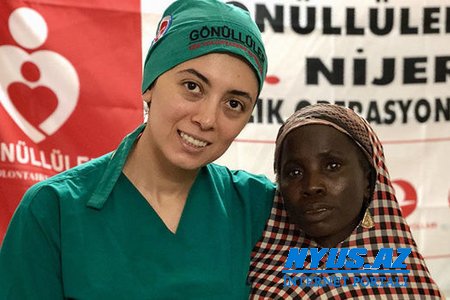 Azərbaycanlı həkim nigeriyalı qadına dünyanı görmək “şansı verdi” - VİDEO
