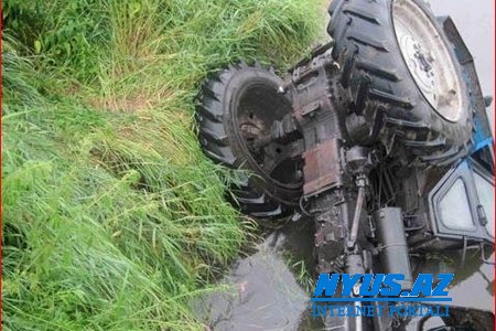 Bakı-Qazax yolunda traktor aşıb, sürücü ağır yaralanıb
