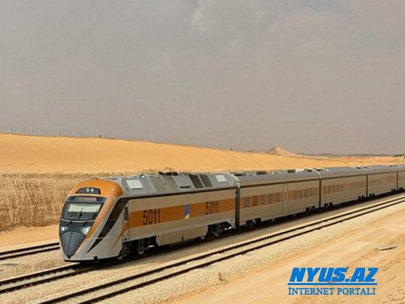 Səhradan keçən ilk yüksəksürətli dəmir yolu tikildi