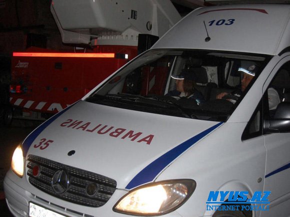 Bakının mərkəzində sərnişin avtobusu evakuatorla toqquşdu, xəsarət alanlar var