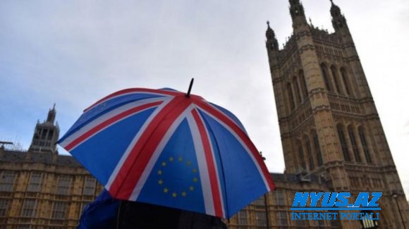 Britaniyada "Brexit"lə əlaqədar ikinci referendumun keçirilməsi üçün 1,5 milyon imza toplanıb