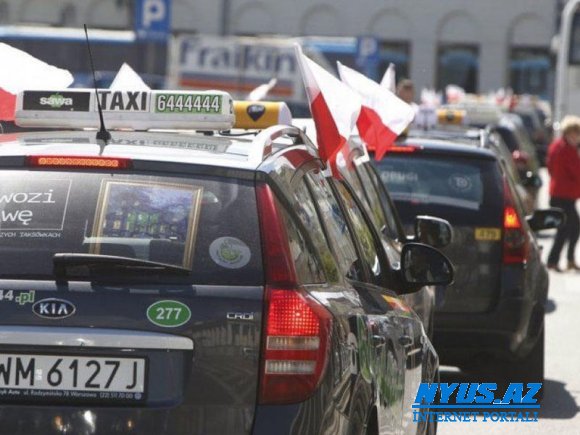 Varşavada taksi sürücüləri yeni qanuna etiraz edirlər