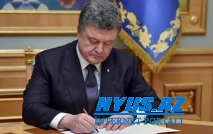 Poroşenko 24 nəfərə general rütbəsi verdi