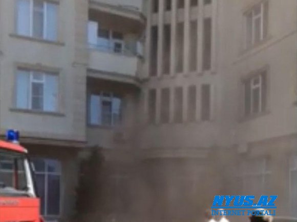 SON DƏQİQƏ! Bakıda 17 mərtəbəli binada partlayış, yanğın başladı - FOTO