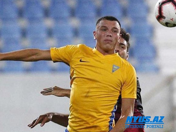 Renat ehtiyatda qaldı