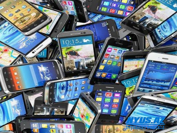 Dünya smartfonlar bazarı son iki ildə ilk dəfə artım nümayiş etdirib