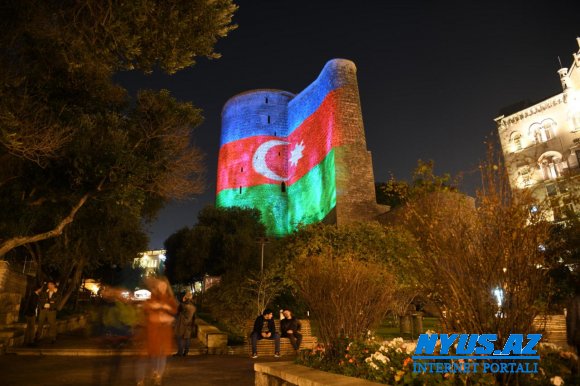 Bakı bütünlüklə Azərbaycan bayrağıyla bəzəndi - VİDEO - FOTO