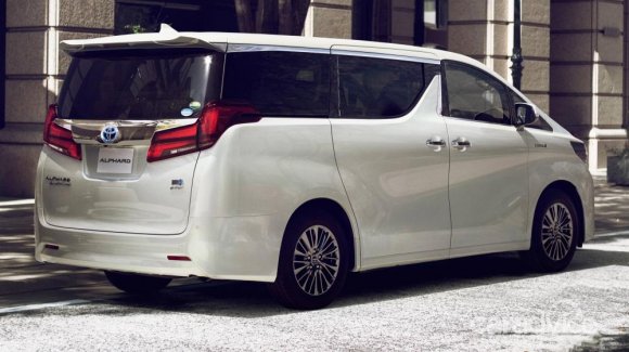"Toyota" 12 mindən çox avtomobili geri çağırır