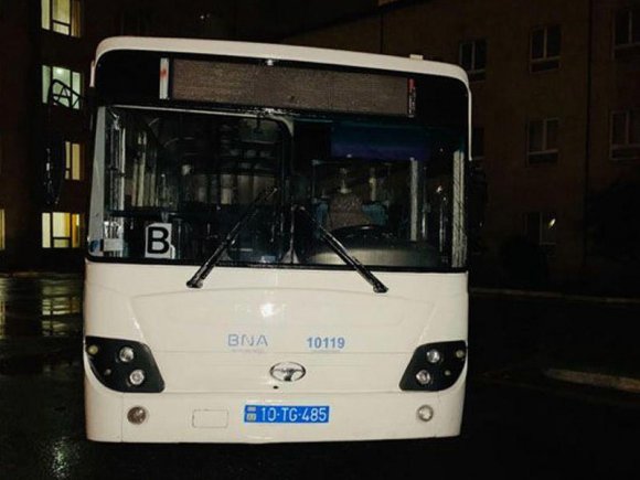 Abşeronda sərnişin avtobusu piyadanı vurub, vəziyyəti ağırdı - FOTO