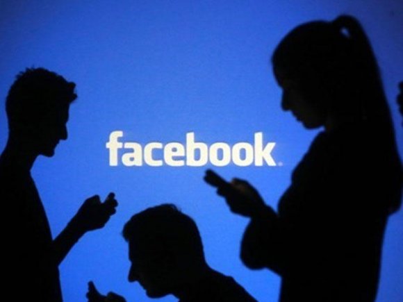Facebook istifadəçi sayı az olduğu halda investisiyanı necə almışdı?