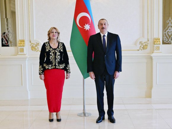 Prezident İlham Əliyev Əlcəzairin Azərbaycanda yeni təyin olunmuş səfirinin etimadnaməsini qəbul edib