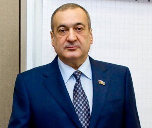 "Gedin kimə şikayət edirsinizsə, edin” - Eldar Quliyevin qardaşı qızı meydan oxuyur