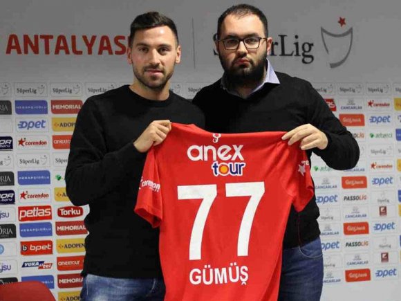 Sabiq "Qalatasaray"lı Türkiyəyə qayıtdı