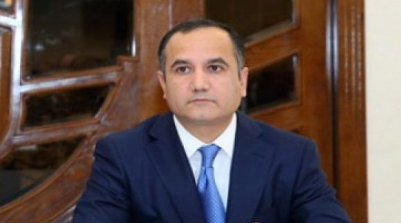 Deputatlığa namizəd Kəmaləddin Qafarovun adamları jurnalisti döydü - VIDEO