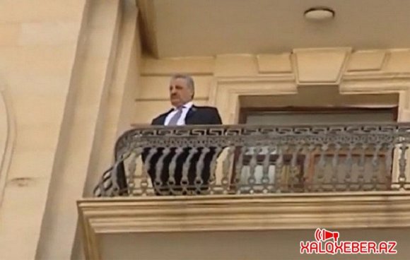 Tağı Əhmədovun metro üstündə tikintisinə icazə verdiyi binalar - FOTOLAR