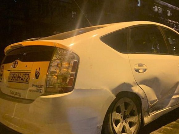 Bakıda iki avtomobil toqquşub, xəsarət alan var - FOTO