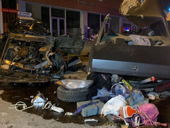 Bakıda ağır yol qəzasında maşın 3 hissəyə ayrıldı: ölənlər və yaralananlar var - VİDEO - FOTO