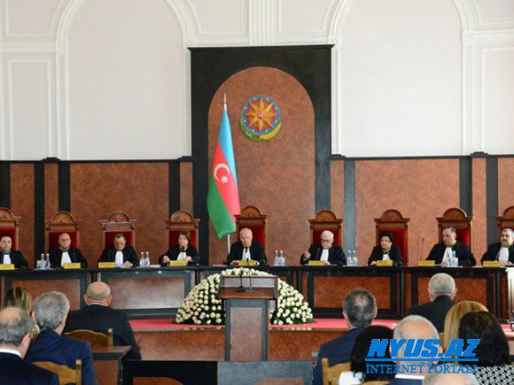 Konstitusiya Məhkəməsi Plenumunun iclası öz işinə başlayıb