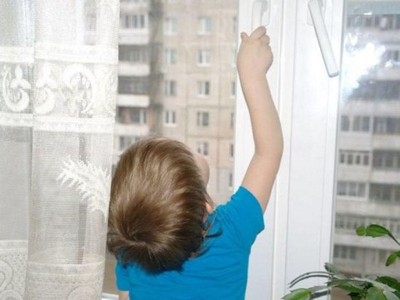 Abşeronda faciə: 7 yaşlı uşaq 6-cı mərtəbədən yıxılıb öldü