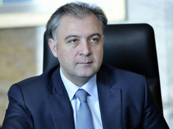 Xalid Əhədov: "Qısa müddət ərzində banklarda növbələrin olmamasının şahidi olacağıq"