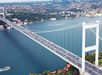 Türkiyədə 20 yaşadək gənclərin də küçəyə çıxması qadağan edildi