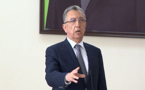 Eldar Əzizov komandasının qaranlıq tərəfi: meriyanı idarə edən kimlərdi?