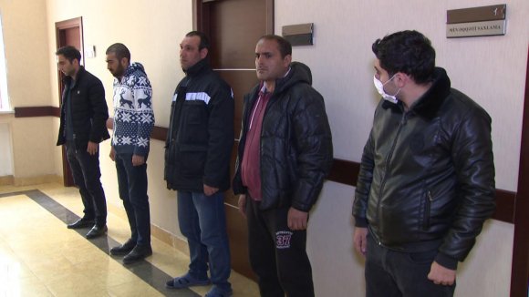 Xeyir-şər evində qumar və digər stolüstü oyunlar oynayan şəxslər saxlanıldılar - FOTO