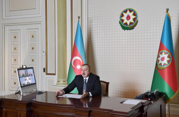 Prezident İlham Əliyev Əmək və Əhalinin Sosial Müdafiəsi və İqtisadiyyat nazirlərinin iştirakı ilə videobağlantı formatında iclas keçirib - FOTO