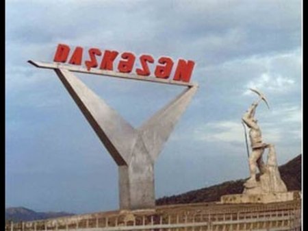Başçı ilə müavini Daşkəsəndə yolkəsənlik edir...
