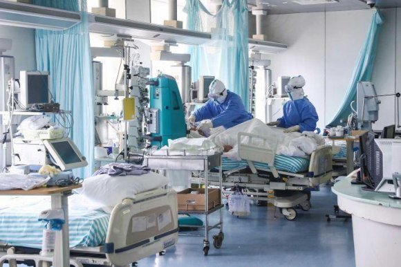 Dünyada koronavirusa yoluxanların sayı 10 milyonu keçib