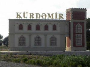 Baş Prokurorluğun əməkdaşları Kürdəmir İH-nin binasında xüsusi əməliyyat keçirir