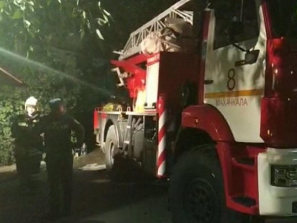 Mahaçqalada yaşayış binasında yanğın olub, ölənlər var - VİDEO
