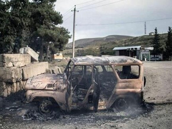 Ağdərə istiqamətində düşmən UAZ-ı vuruldu, kapitan öldü