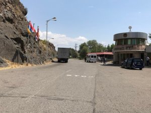 Ermənistan Laçın dəhlizini bağladı