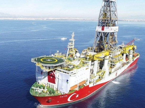 Türkiyə Qara dənizdə kəşfiyyat quyusunun qazıntısına başlayıb