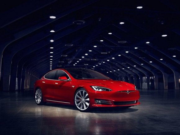 Bir neçə il əvvəl Elon Musk Tesla-nı Apple şirkətinə satmağı planlaşdırırdı