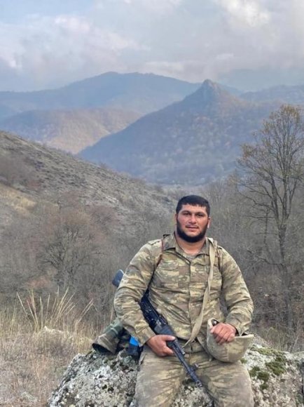 Vətən müharibəsində "Paşa" ləqəbi ilə tanınan döyüşçü qalib əsgər kimi doğma evinə qayıdıb - FOTO