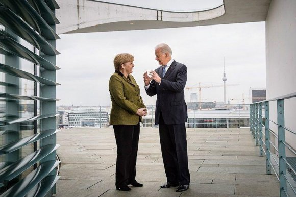 Merkel Baydenlə xarici siyasət, pandemiya və ticarəti müzakirə edir