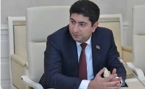 "Sanki Elşad Həsənov gözünü-qulağını bağlayıb..." - Daha bir NARAZILIQ