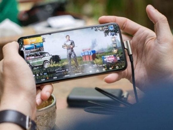 Ötən il mobil tətbiqlərə nə qədər pul xərclənib?